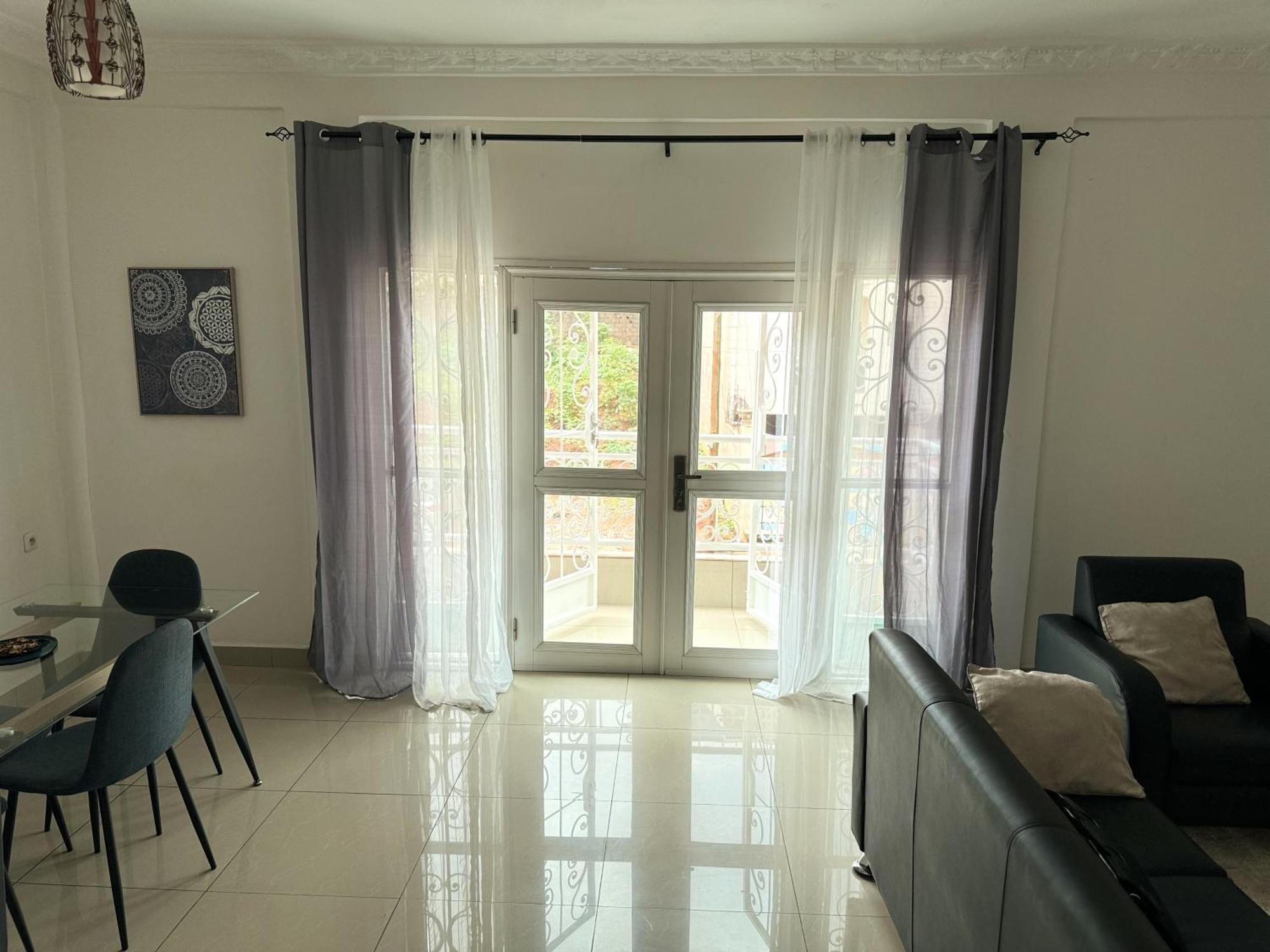 Appartements Modernes, Wifi, Tv - Yaounde, Omnisports Exteriér fotografie