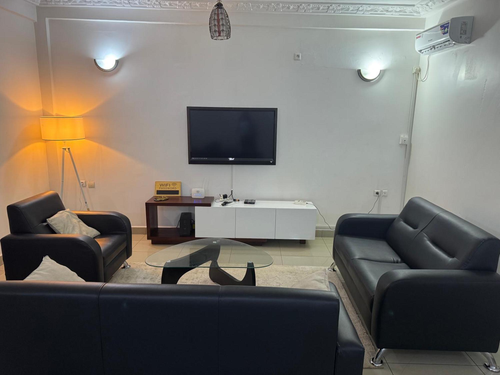 Appartements Modernes, Wifi, Tv - Yaounde, Omnisports Exteriér fotografie
